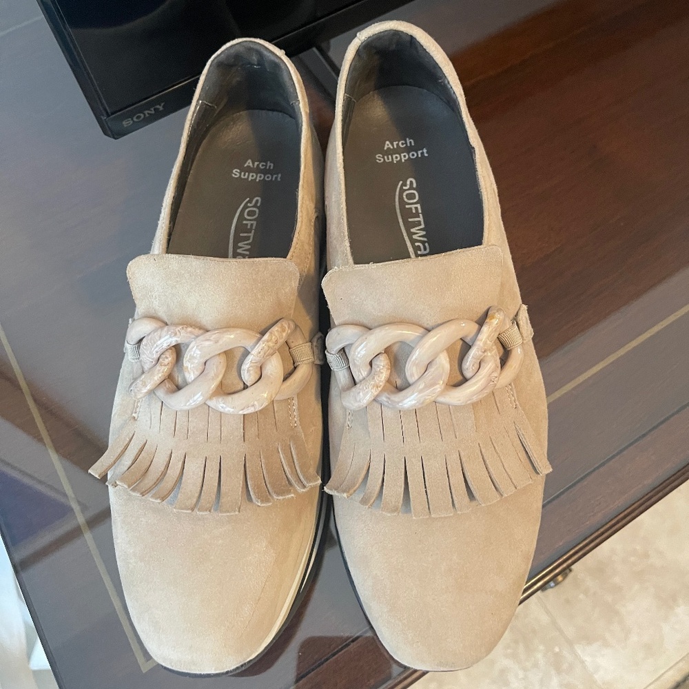 Softwaves CADIE Taupe  Slip-on Platform Sneaker Size 38 Excellent Condition